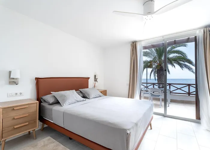 In Parque Santiago Iii * פלאייה דה לאס אמריקס